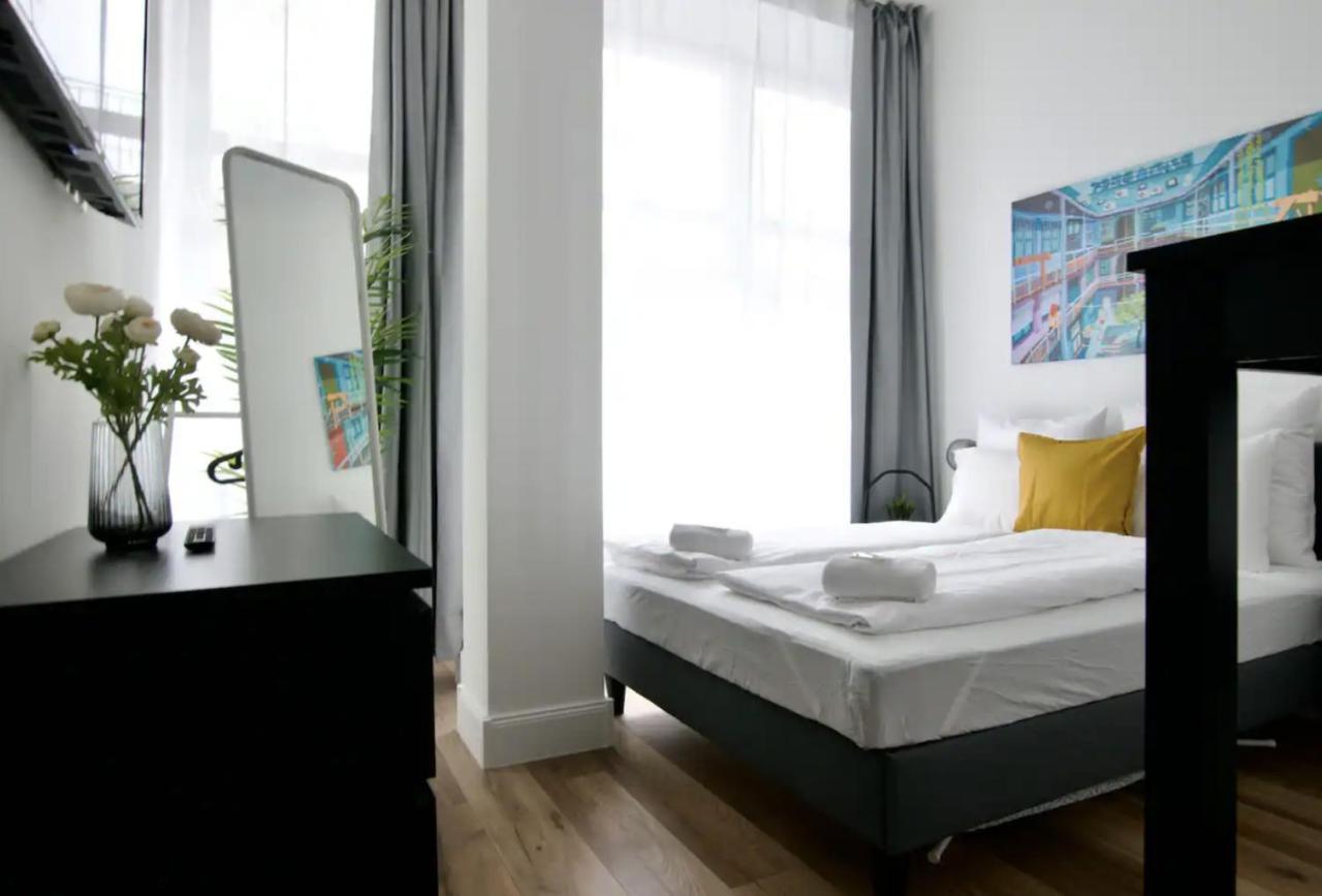 Studio Apartments By Hi5- Apartment In Downtown Будапеща Екстериор снимка