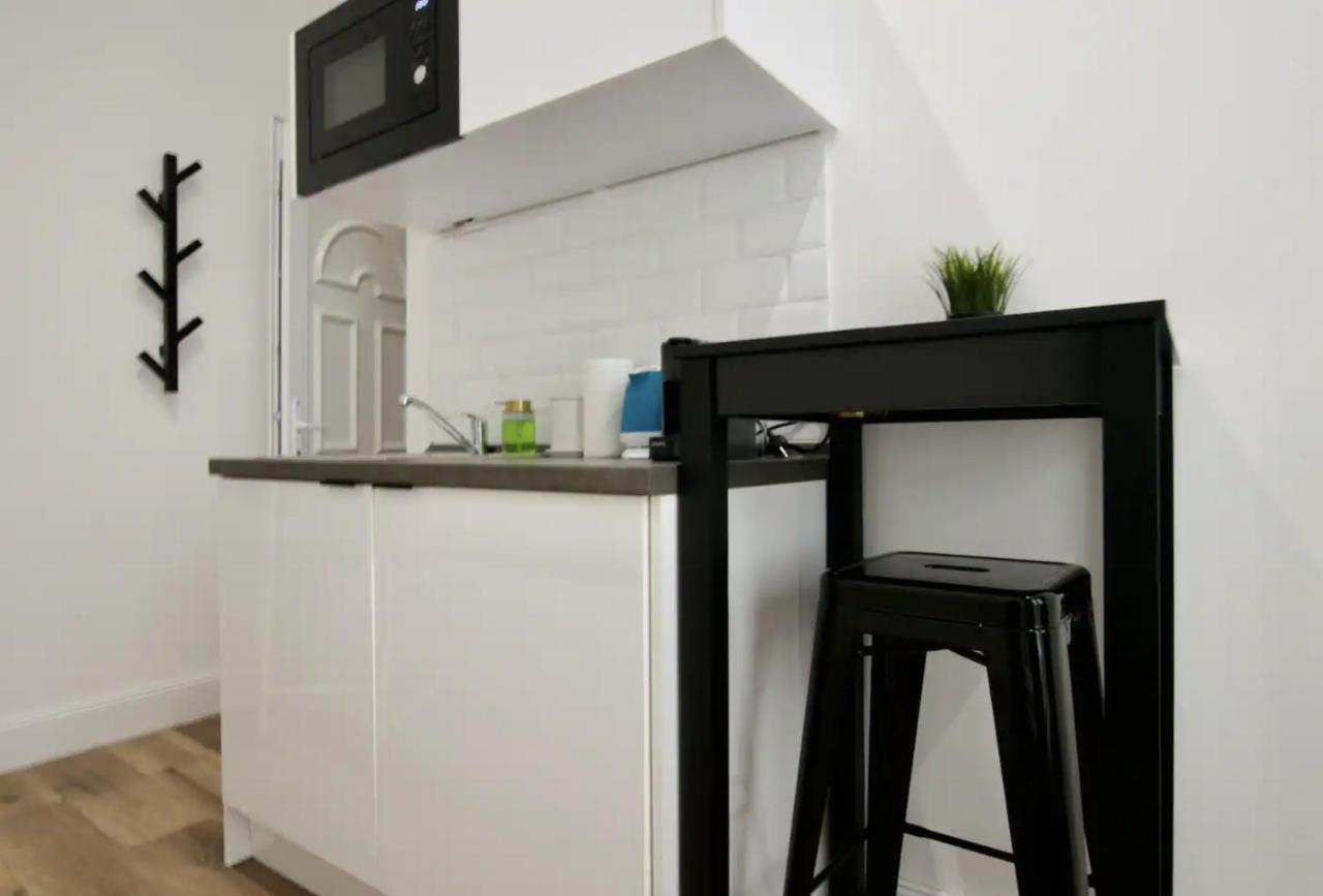 Studio Apartments By Hi5- Apartment In Downtown Будапеща Екстериор снимка