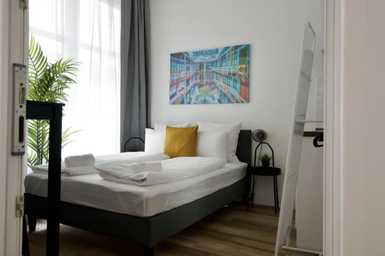 Studio Apartments By Hi5- Apartment In Downtown Будапеща Екстериор снимка