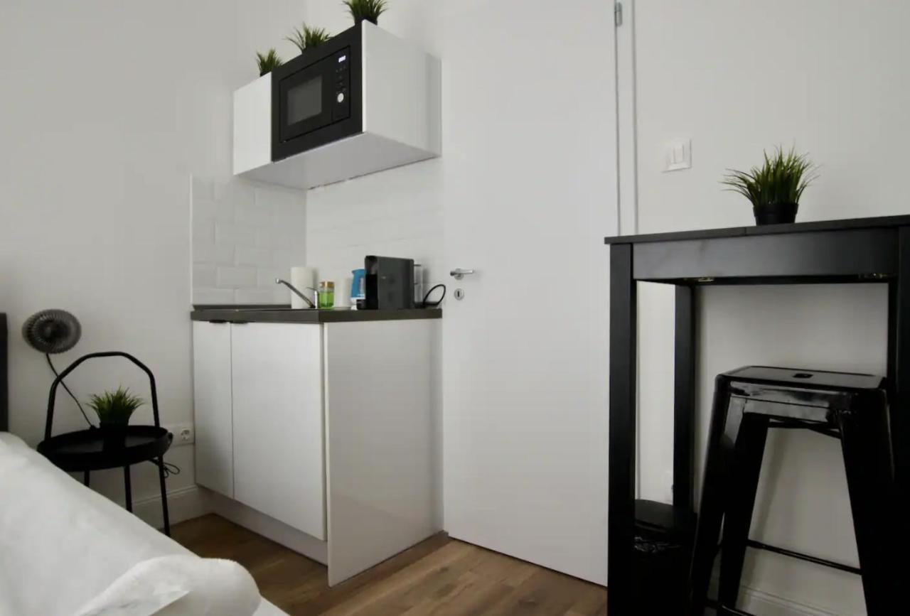 Studio Apartments By Hi5- Apartment In Downtown Будапеща Екстериор снимка