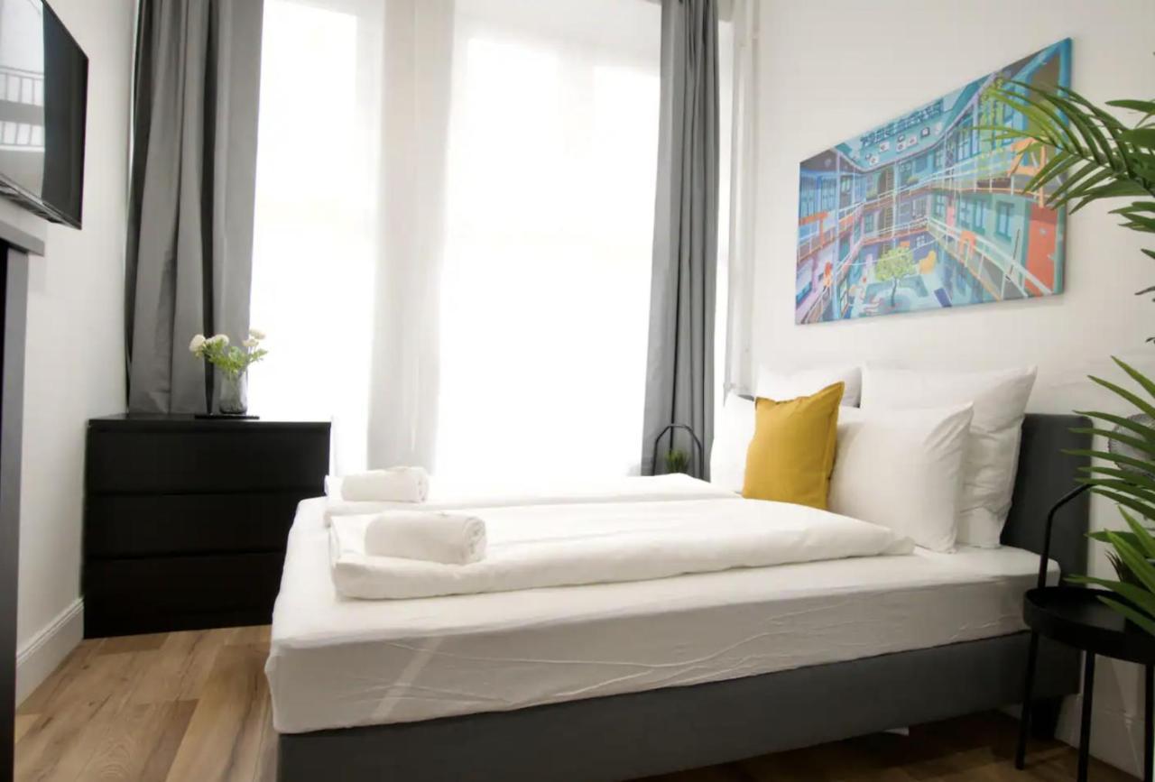 Studio Apartments By Hi5- Apartment In Downtown Будапеща Екстериор снимка