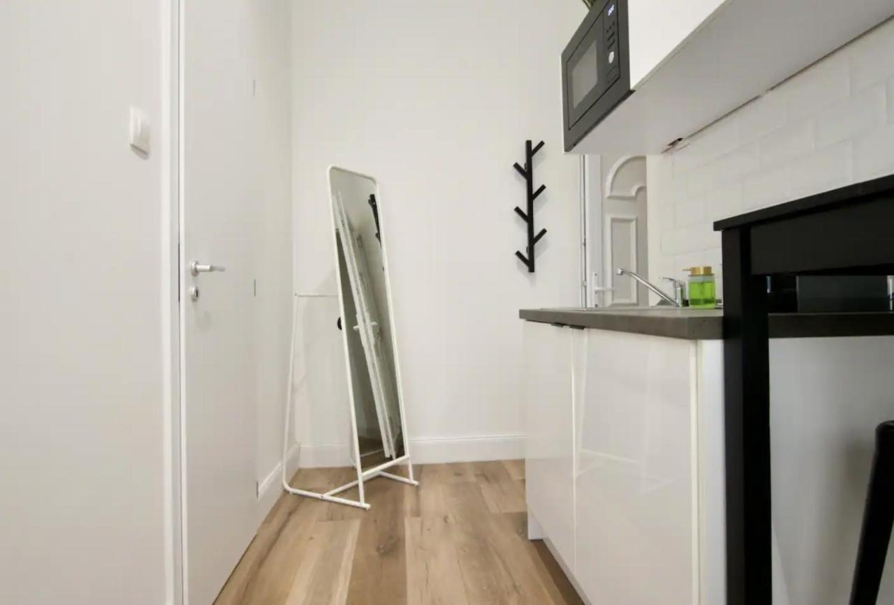 Studio Apartments By Hi5- Apartment In Downtown Будапеща Екстериор снимка