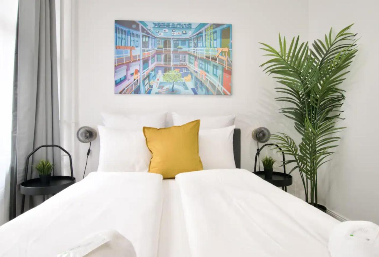 Studio Apartments By Hi5- Apartment In Downtown Будапеща Екстериор снимка